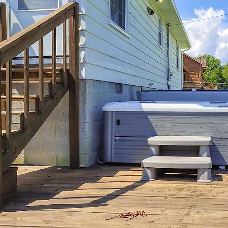 Dog-Friendly Fayetteville Home With Hot Tub! ภายนอก รูปภาพ