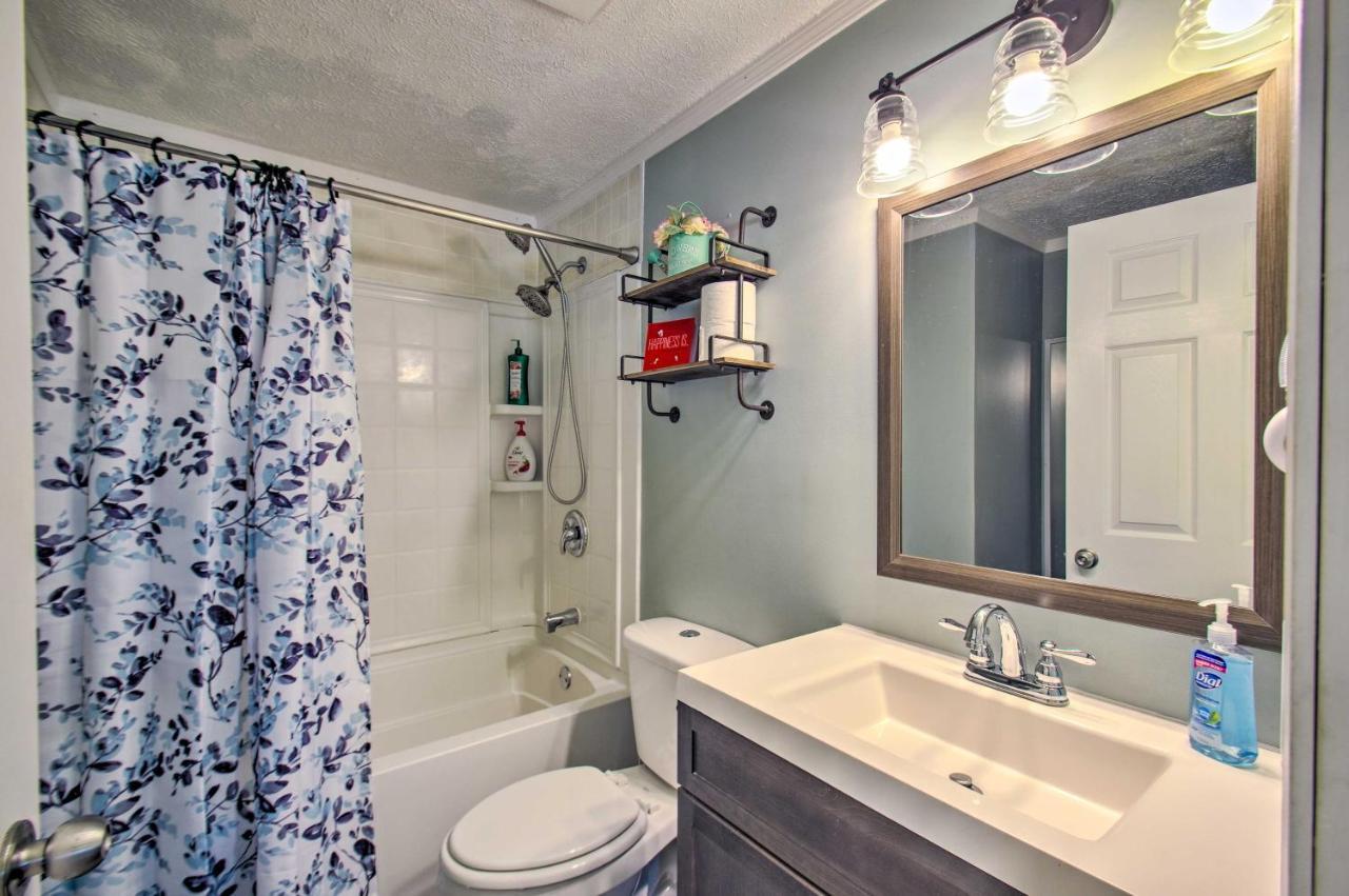 Dog-Friendly Fayetteville Home With Hot Tub! ภายนอก รูปภาพ
