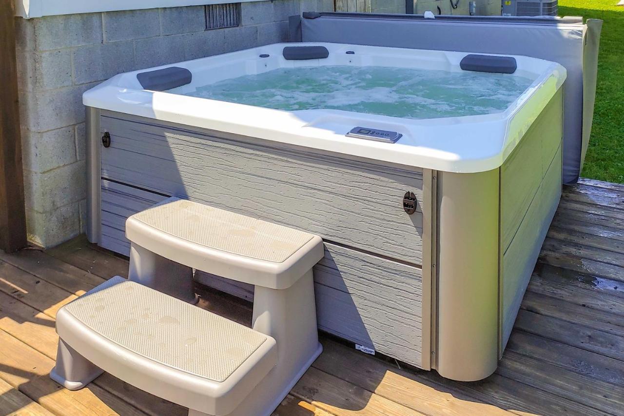 Dog-Friendly Fayetteville Home With Hot Tub! ภายนอก รูปภาพ