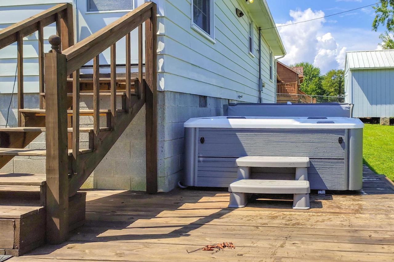Dog-Friendly Fayetteville Home With Hot Tub! ภายนอก รูปภาพ